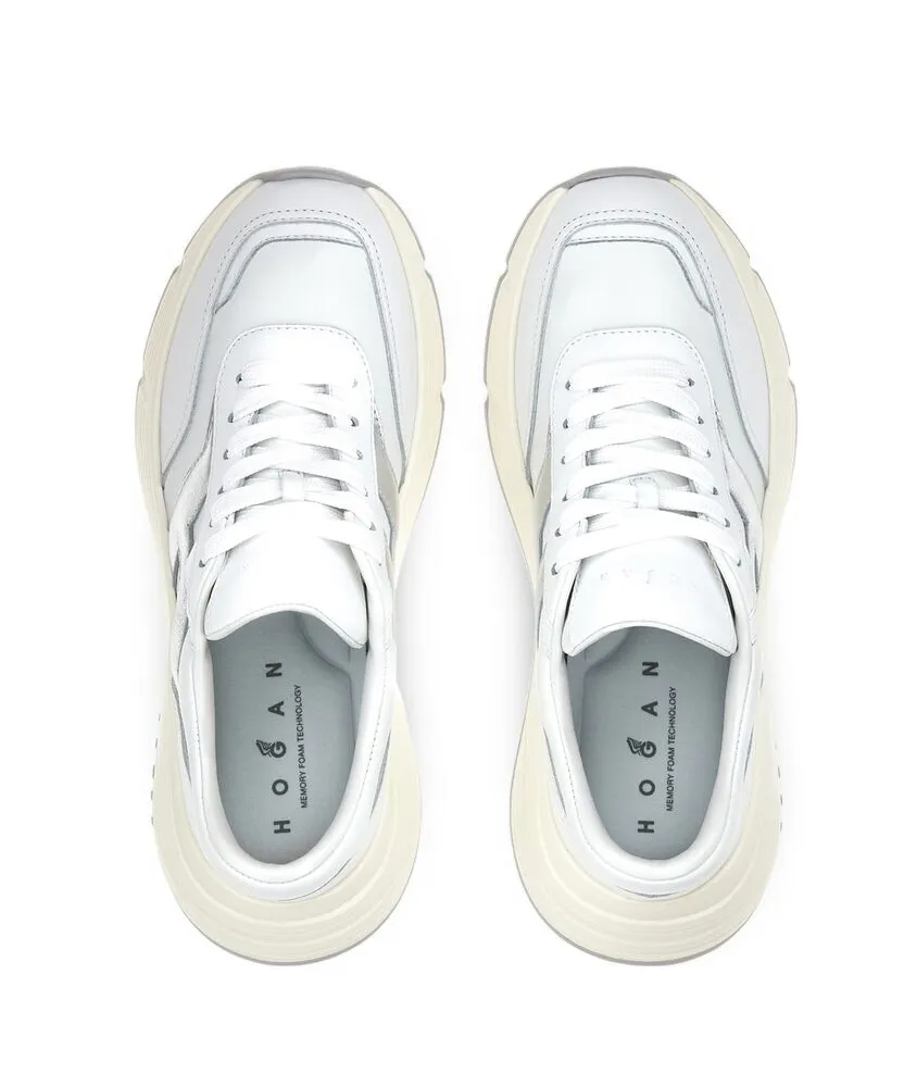 Logo Patch Round Toe Sneakers