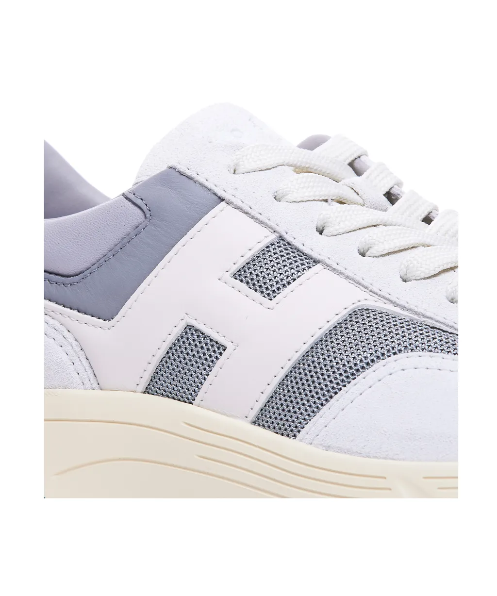 Hyperlight Lace-Up Sneakers