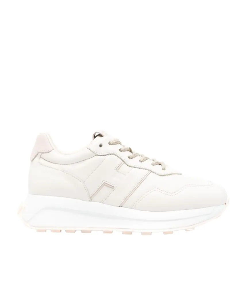 H641 Lace-Up Sneakers