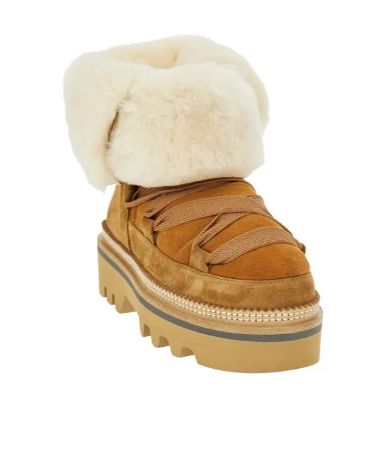 H675 Lace-Up Boots