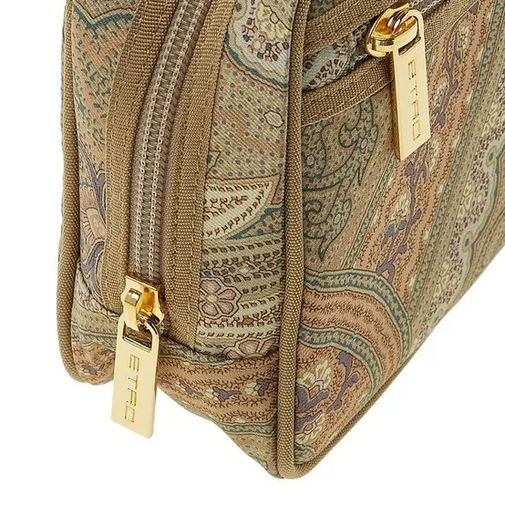 Zipper Clutch