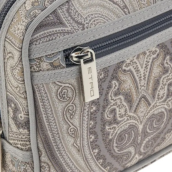 Zipper Clutch