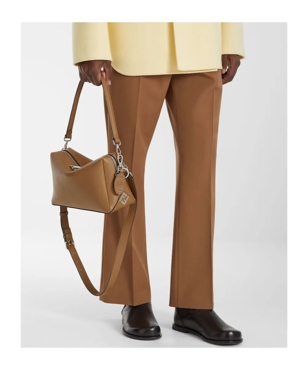 Lui Medium Shoulder Bag