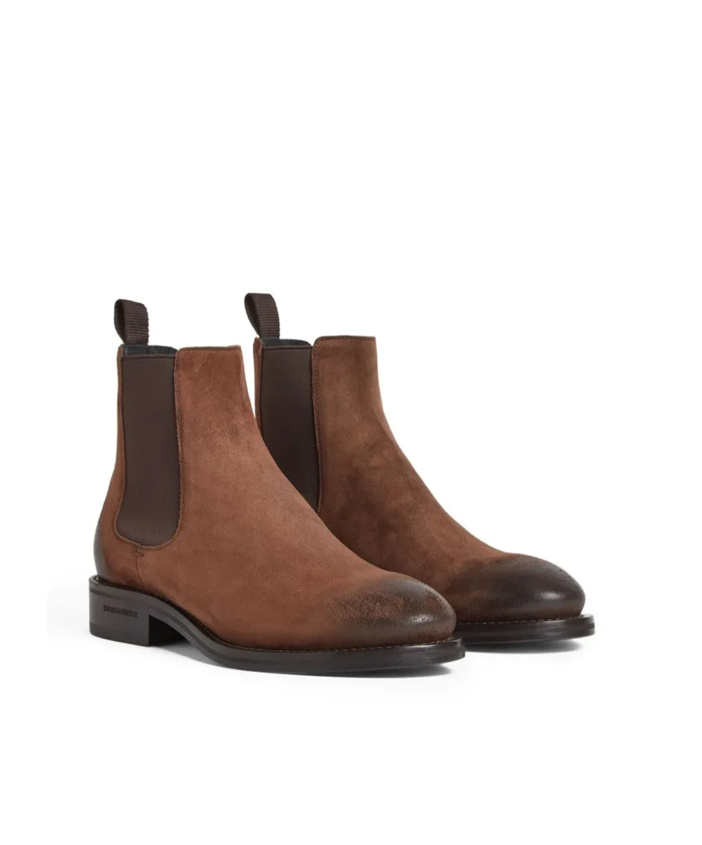 Neoclassic Chelsea Boots