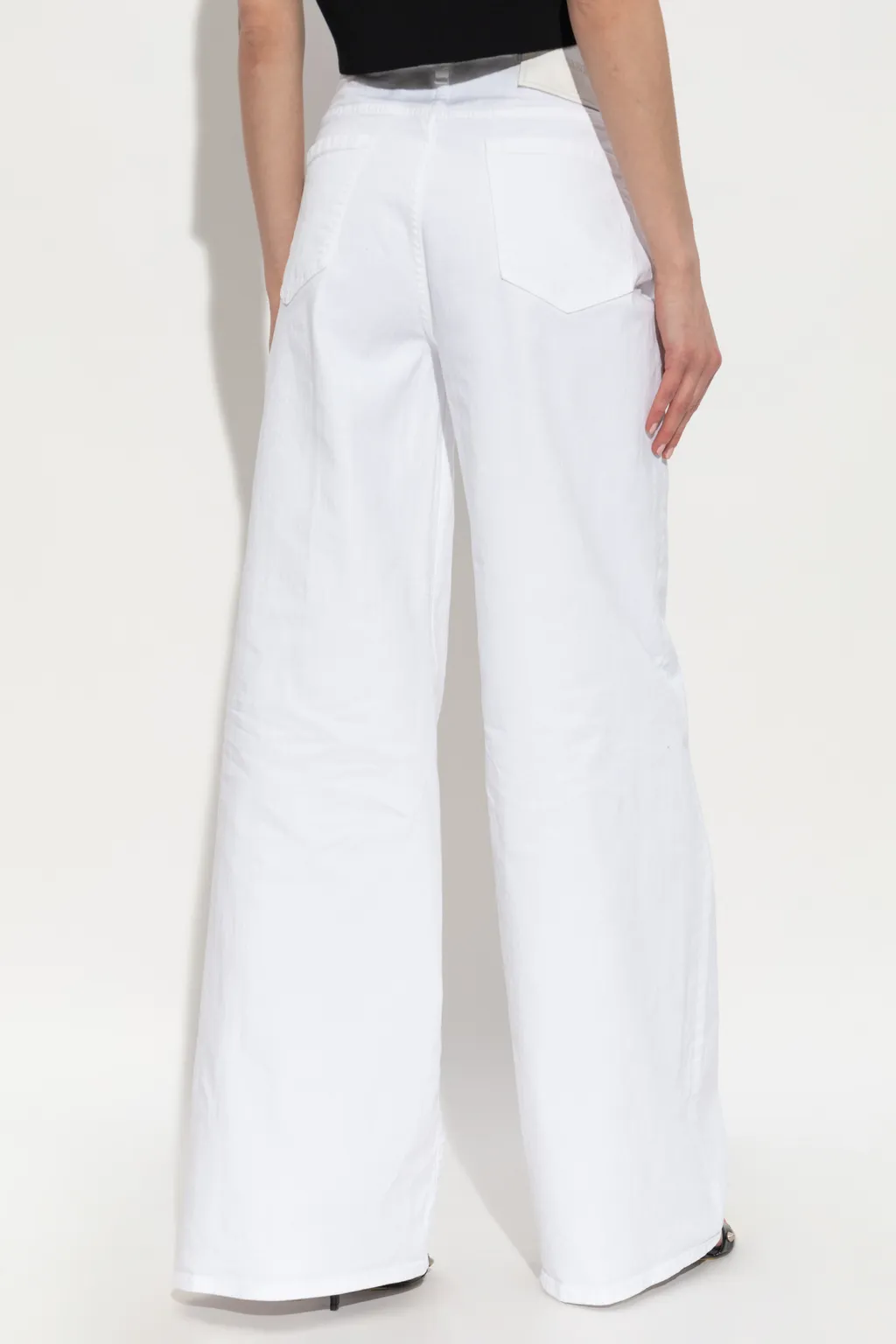 Wide-Leg Jeans