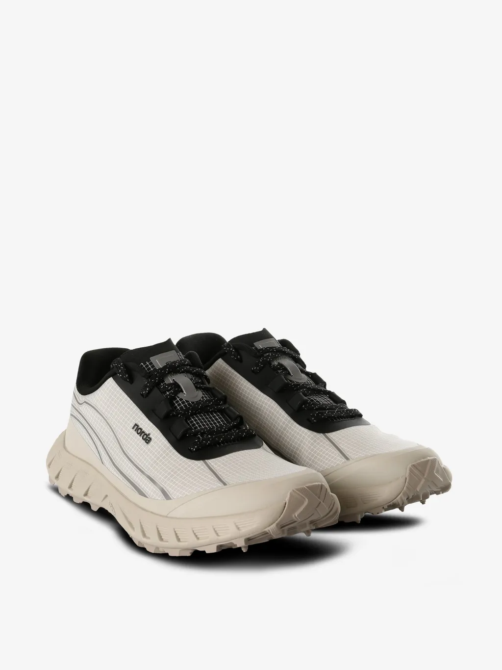 002 Sneakers