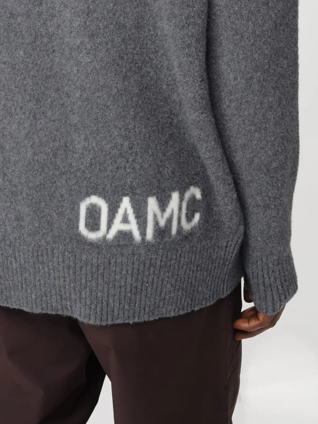 Round Neck Long-Sleeved Sweater