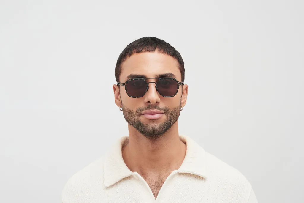 Logo Glasses