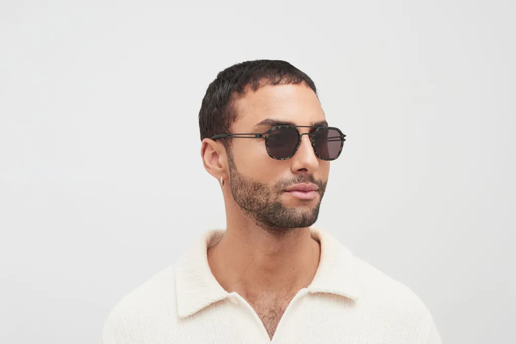Logo Glasses