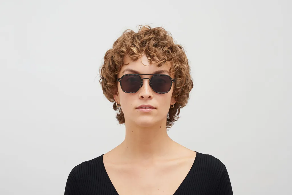Logo Glasses
