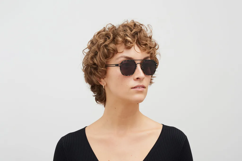Logo Glasses