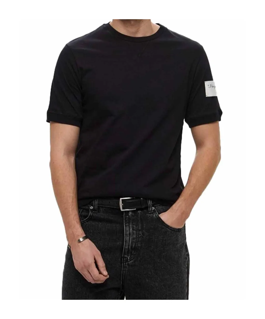 Short-Sleeved T-Shirt