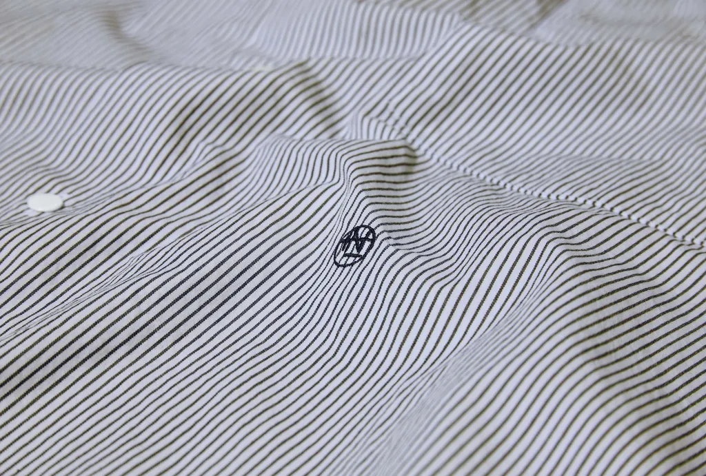 Regular Collar Stripe Wind Shirt
