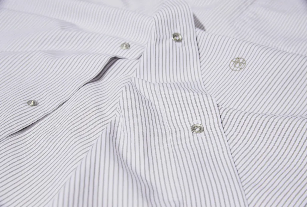 Regular Collar Stripe Wind Shirt