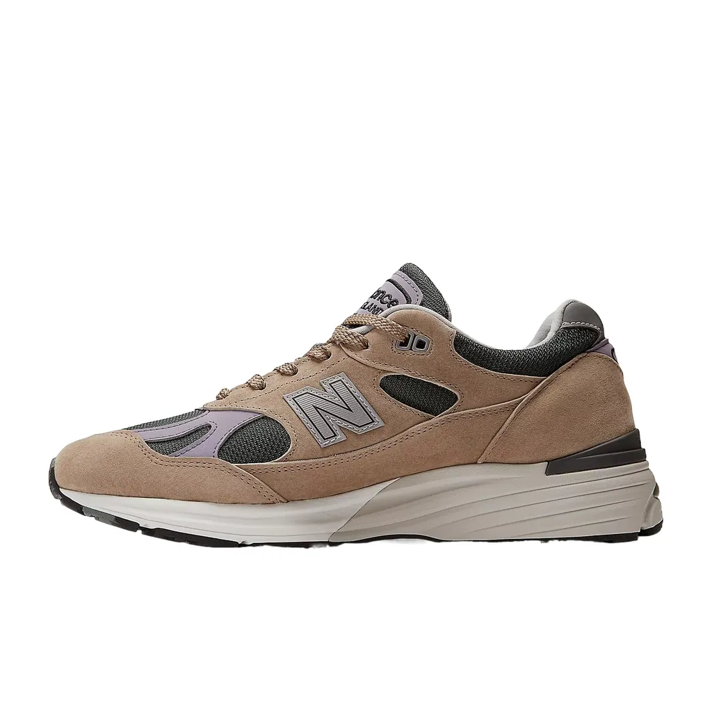 991V2 Lace-Up Sneakers