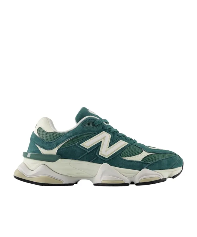 9060 Sneakers