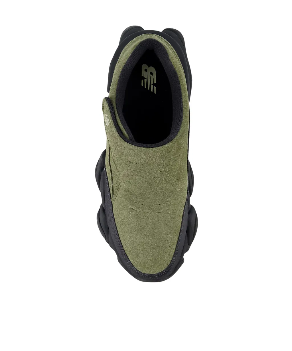 8040 Round-Toe Sneakers