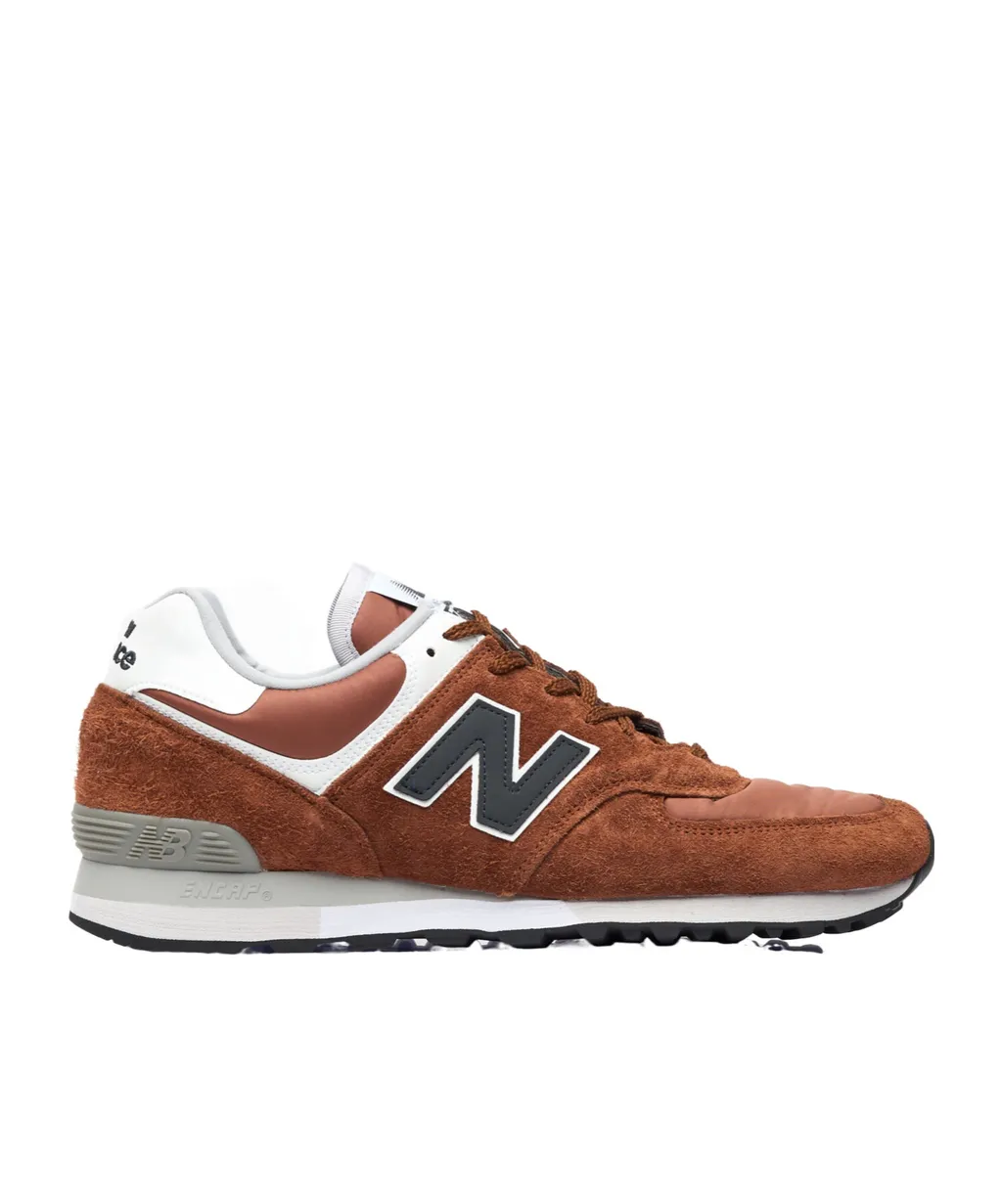 576 Lace-Up Sneakers