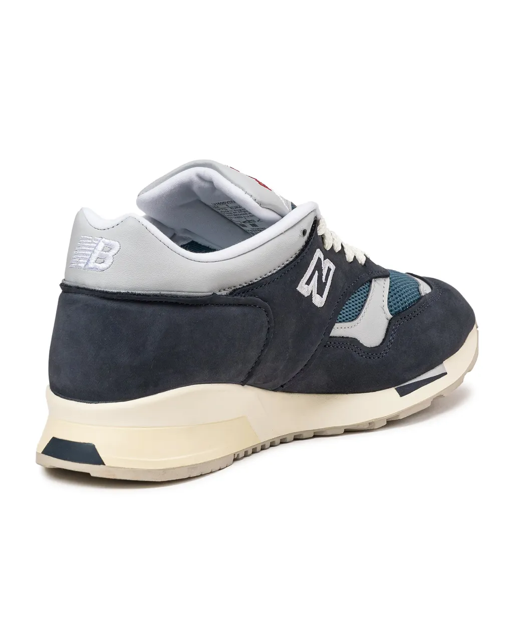 1500 Lace-Up Sneakers