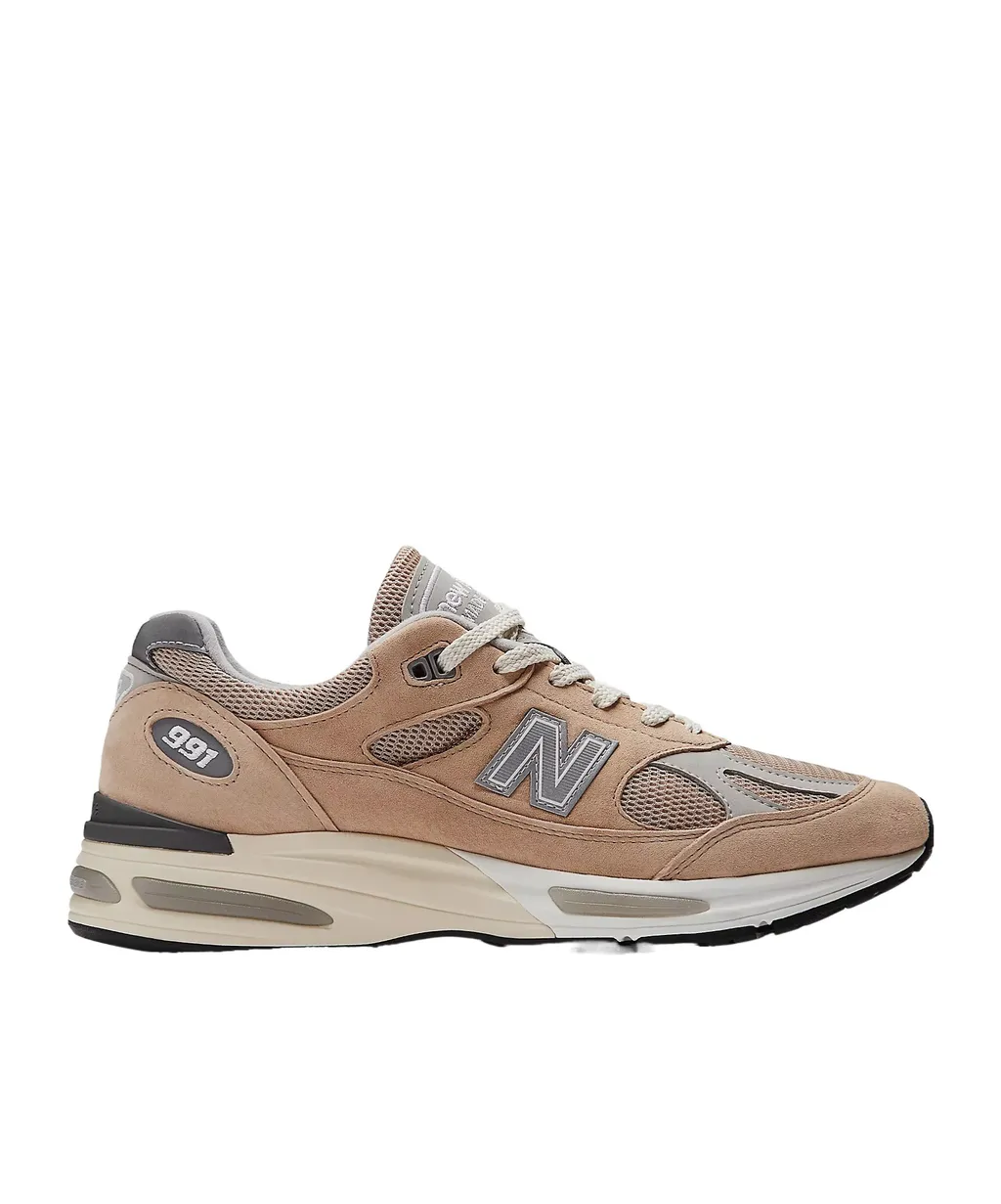 U991V2 Lace-Up Sneakers