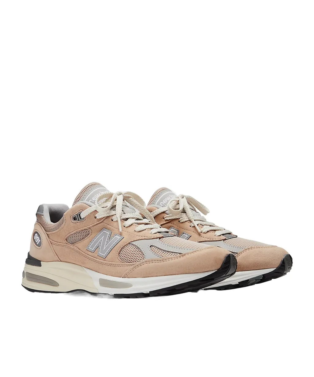 U991V2 Lace-Up Sneakers