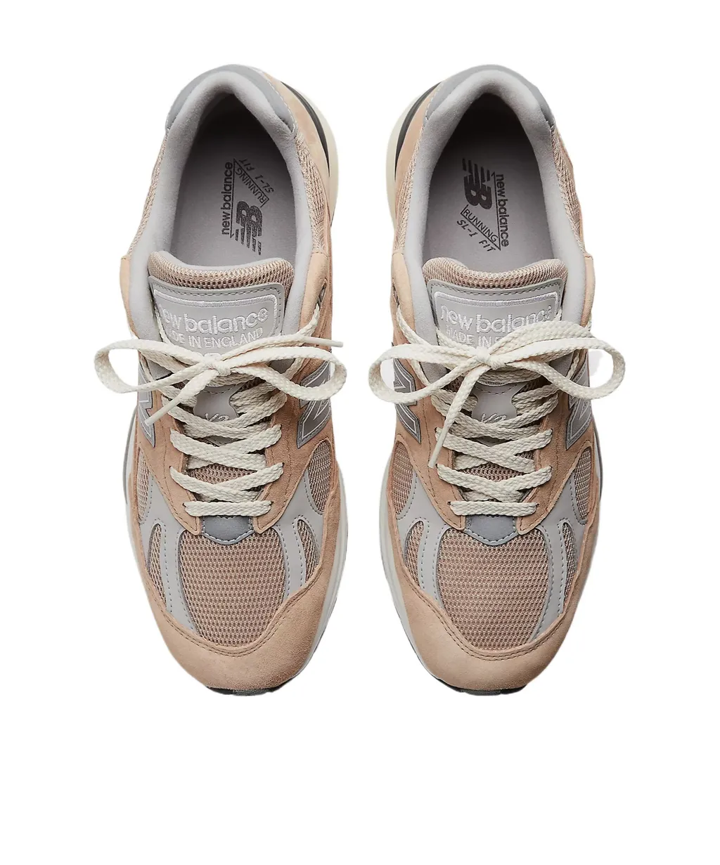 U991V2 Lace-Up Sneakers