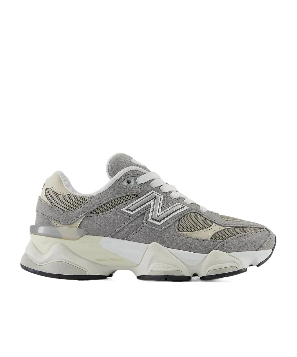 9060 Sneakers