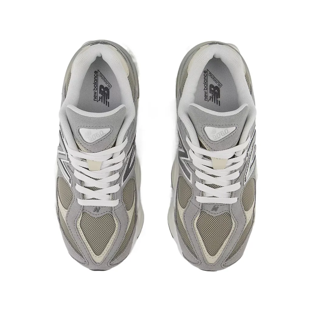 9060 Sneakers