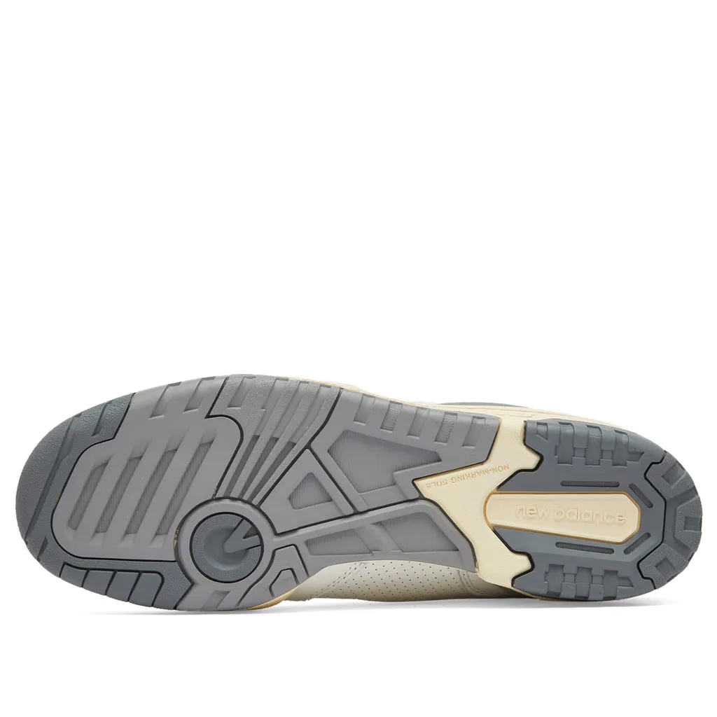 550 Lace-Up Sneakers