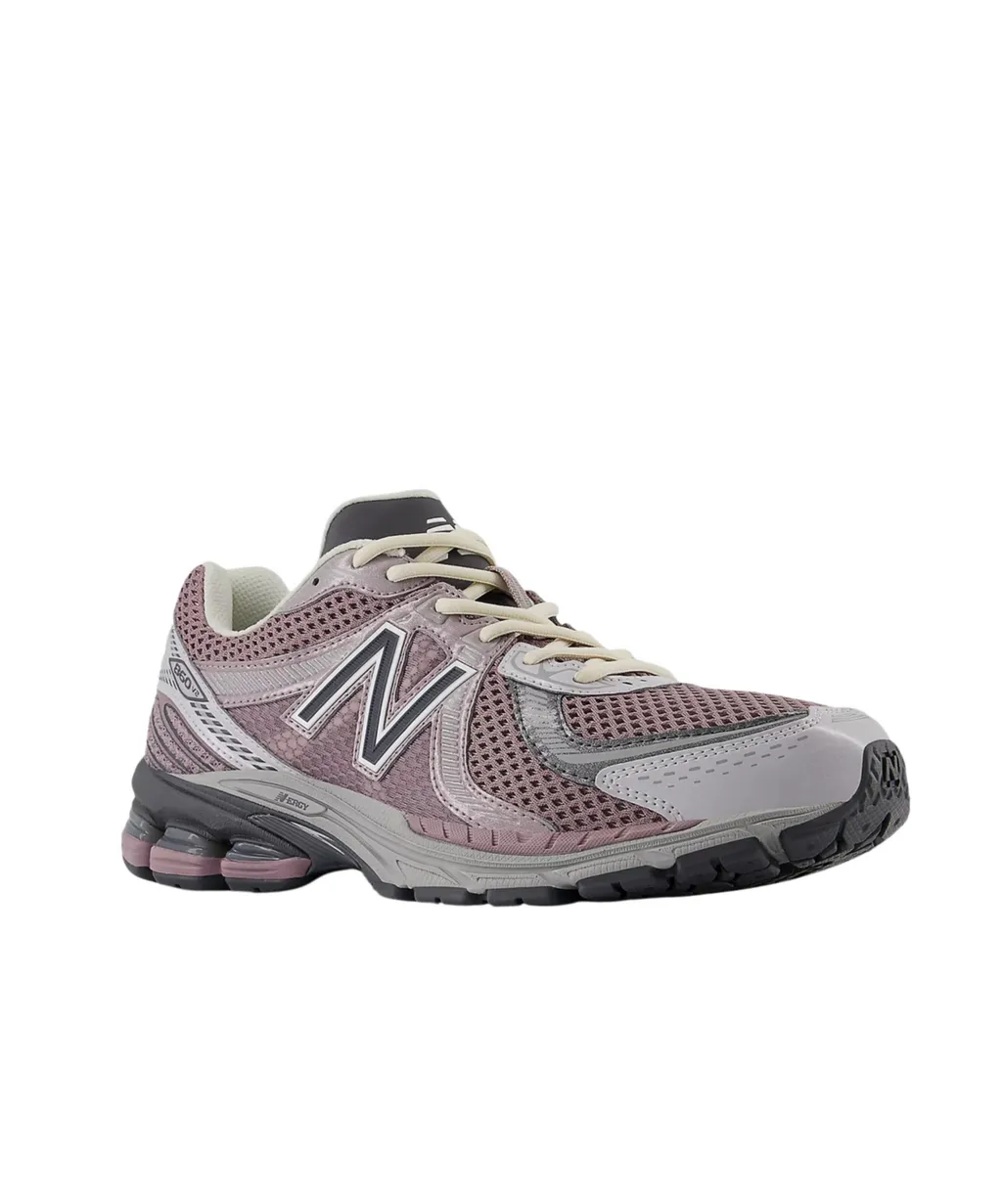 860V2 Lace-Up Sneakers