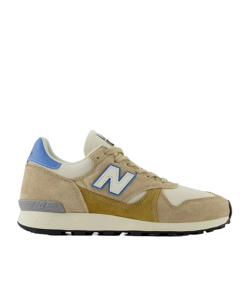 475 Lace-Up Sneakers