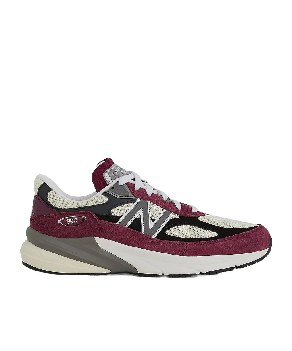 990V4 Lace-Up Sneakers