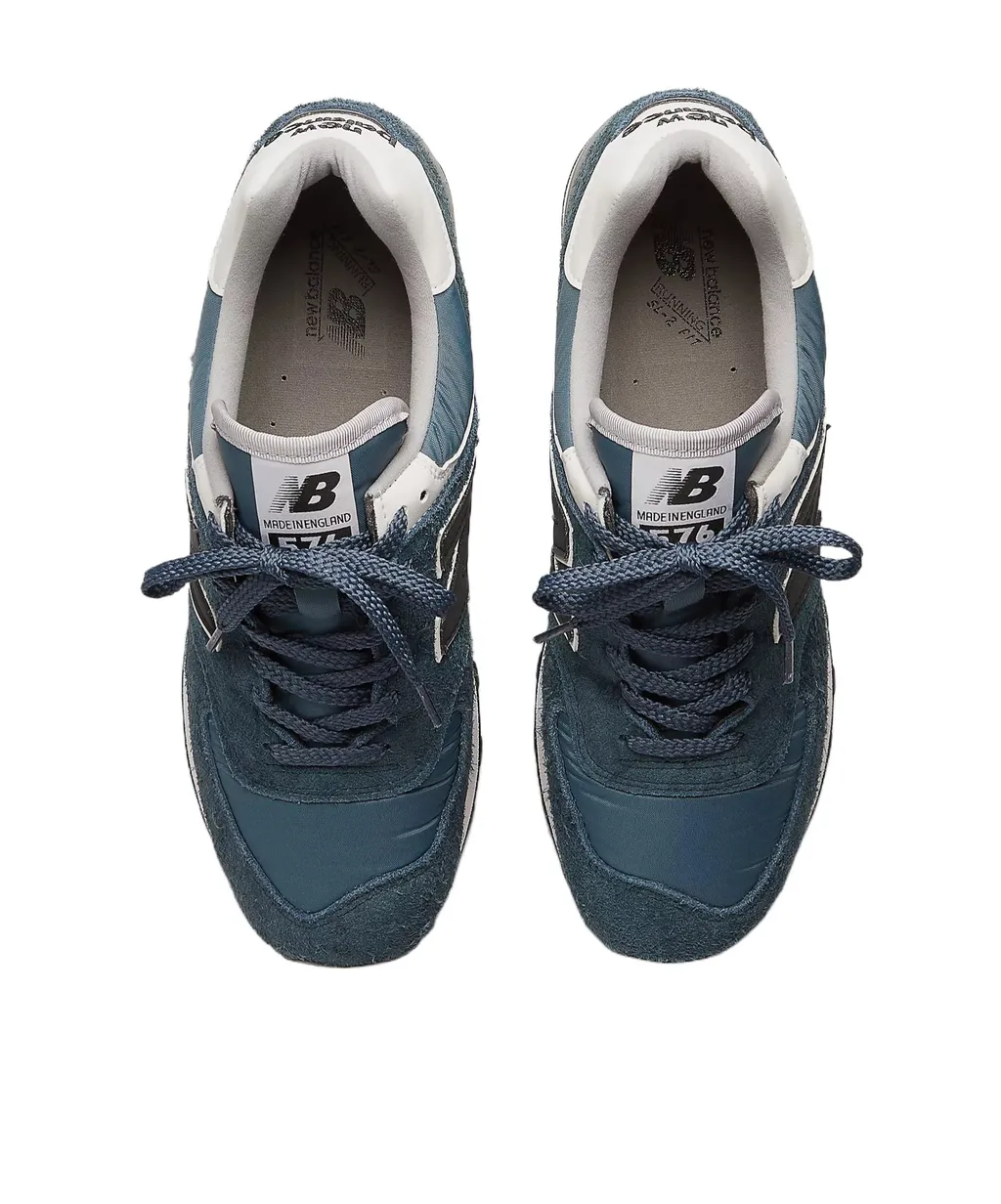 576 Lace-Up Sneakers