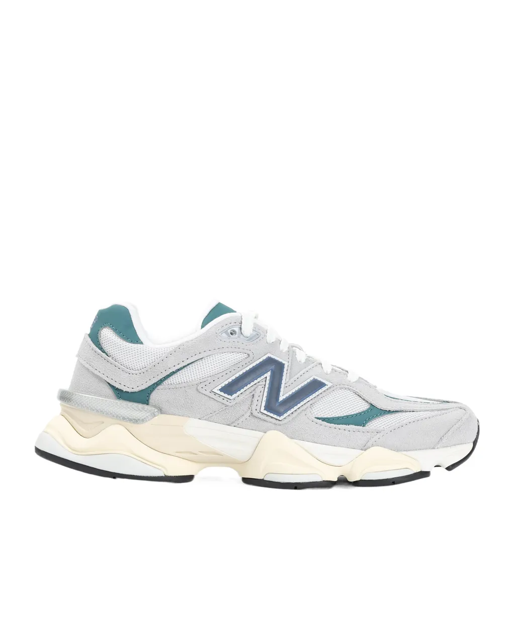 9060 Lace-Up Sneakers