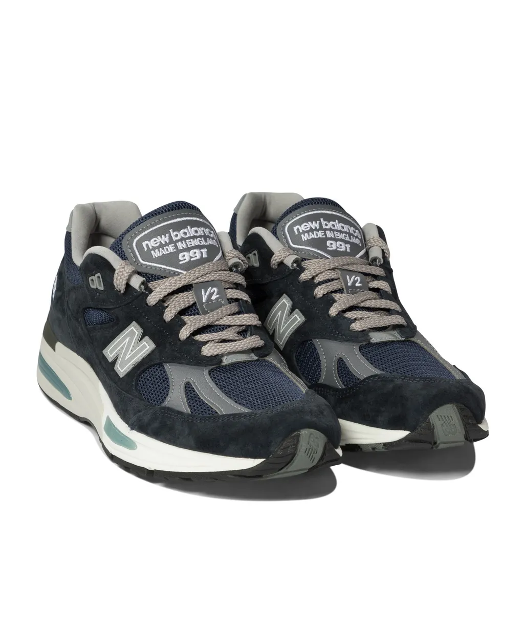 Round Toe Lace-Up Sneakers