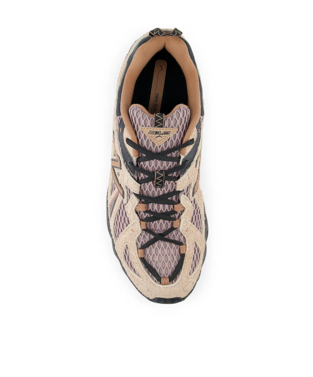 610V1 Lace-Up Sneakers