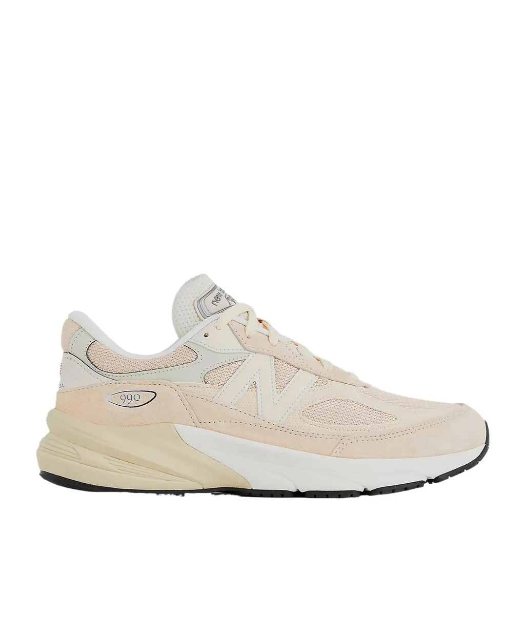 990V4 Lace-Up Sneakers