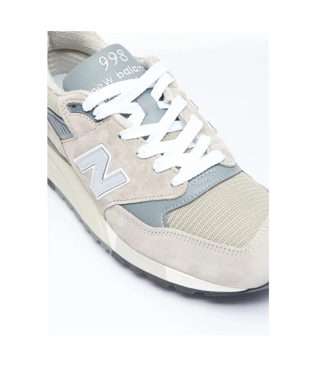 Round-Head Sneakers