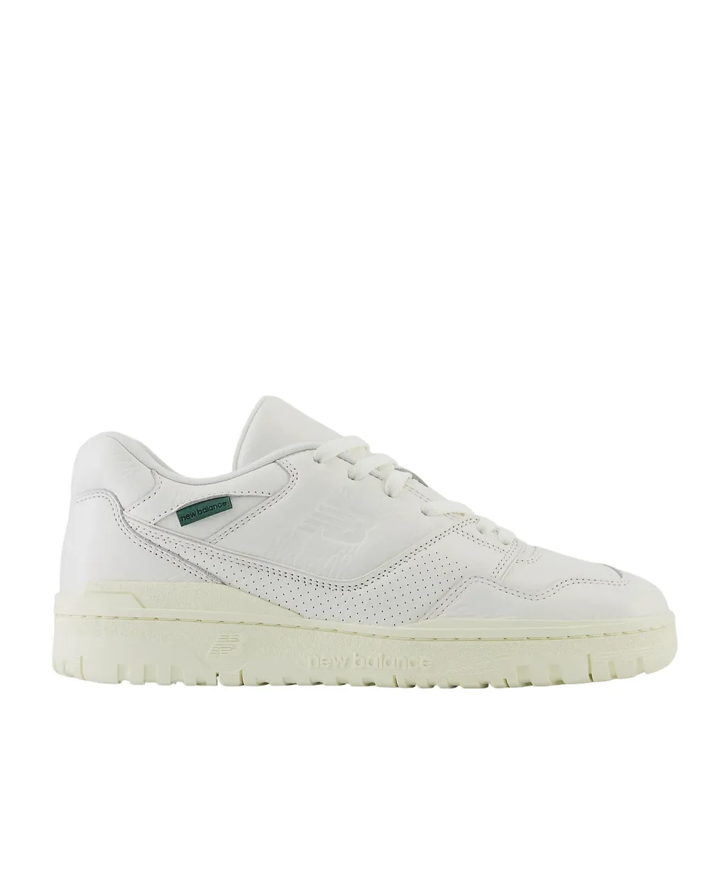 550 Round Toe Sneakers