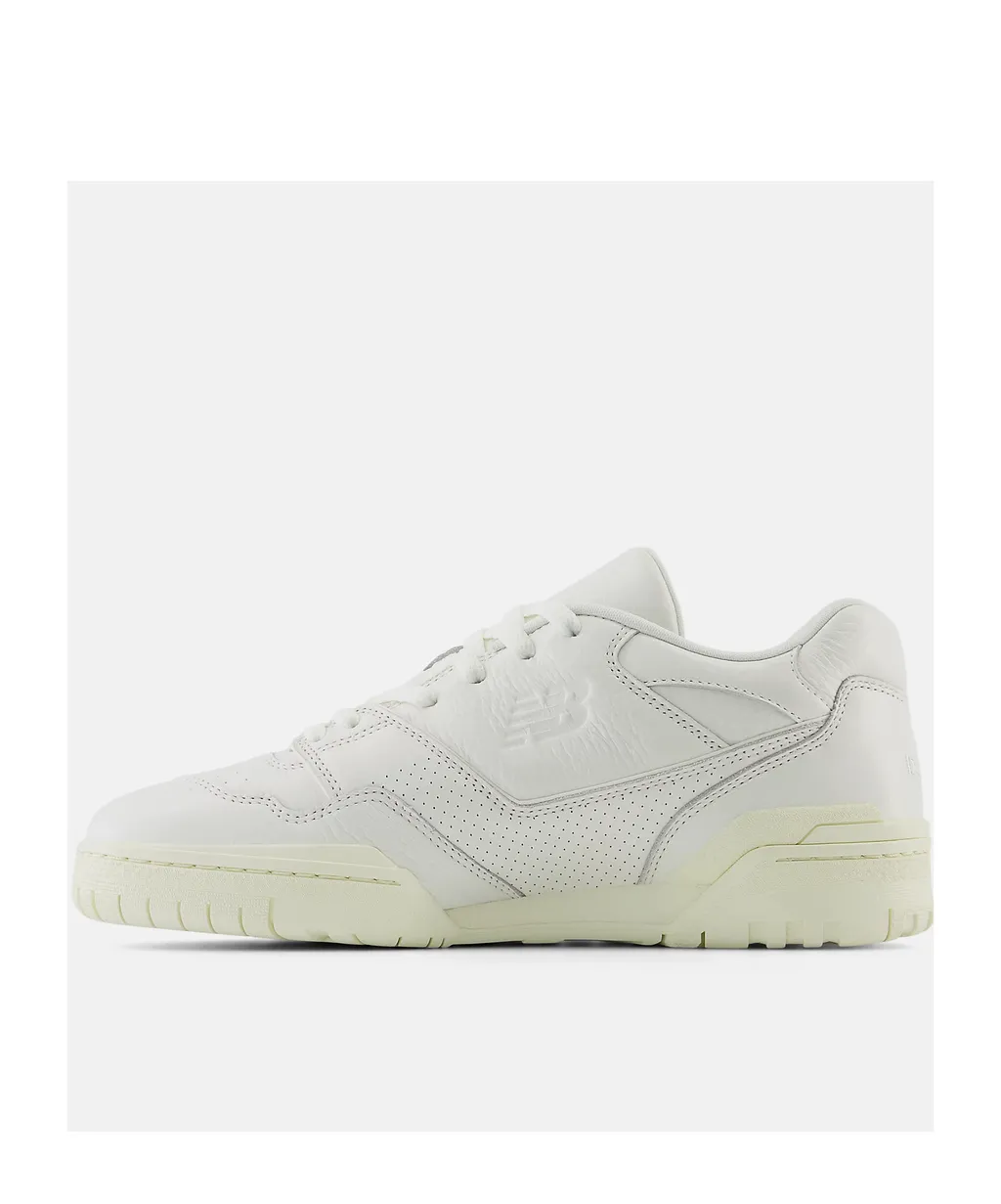550 Round Toe Sneakers