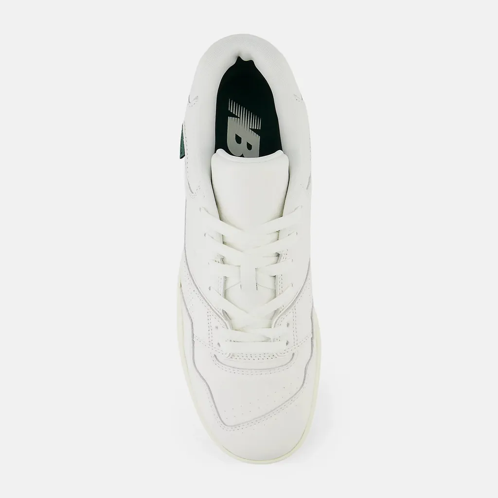 550 Round Toe Sneakers