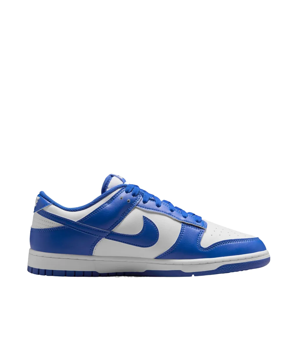 Dunk Low-Top Swoosh Sneakers