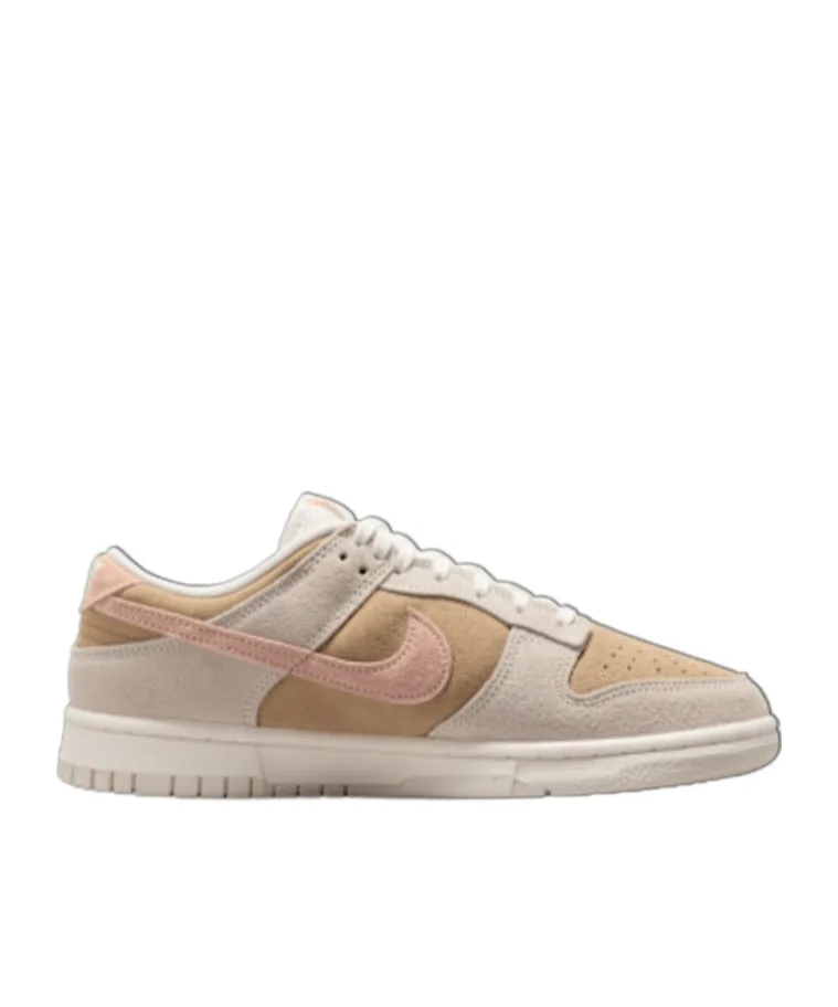 Dunk Low Sneakers