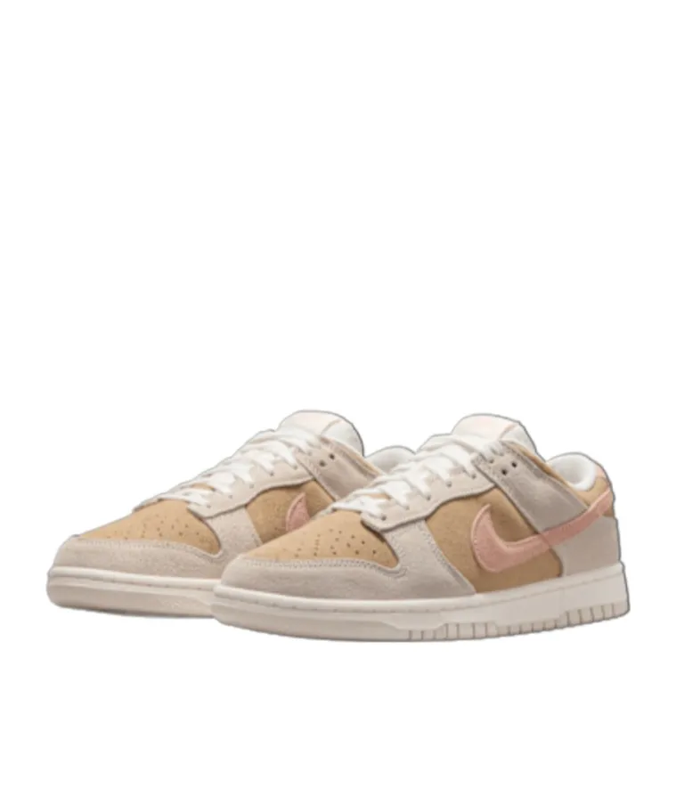 Dunk Low Sneakers