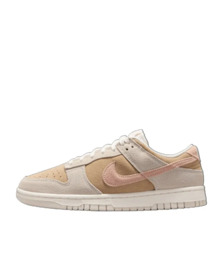 Dunk Low Sneakers