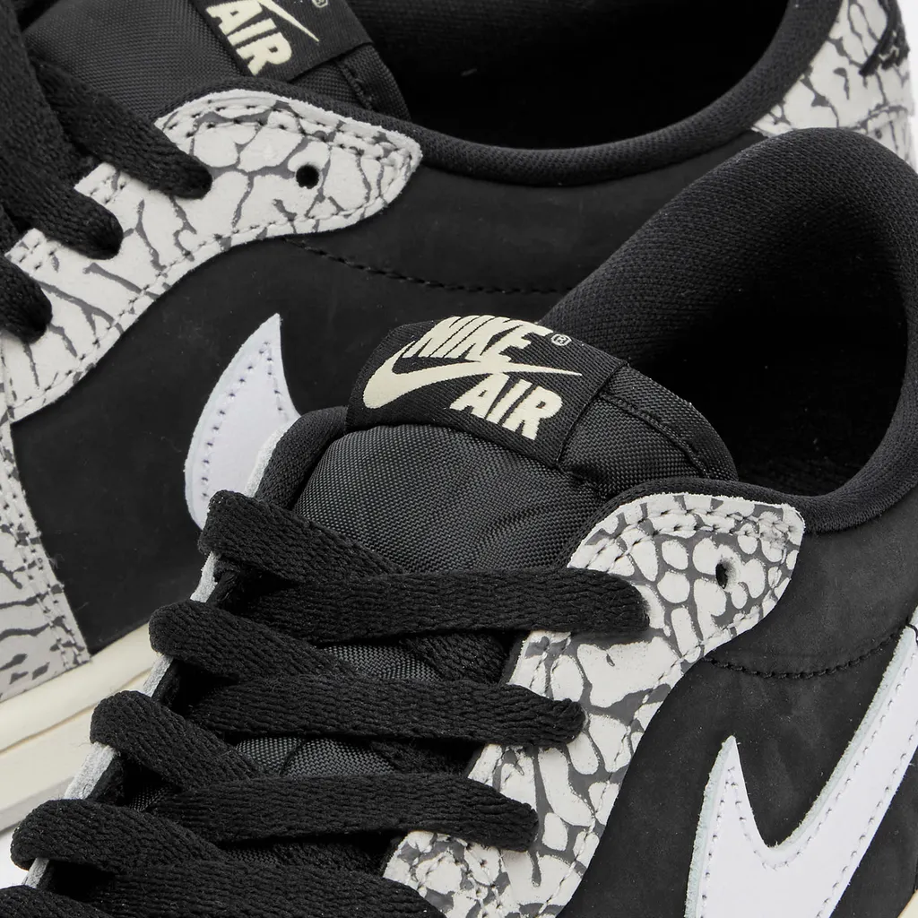 Low-Cut Casual Sneakers