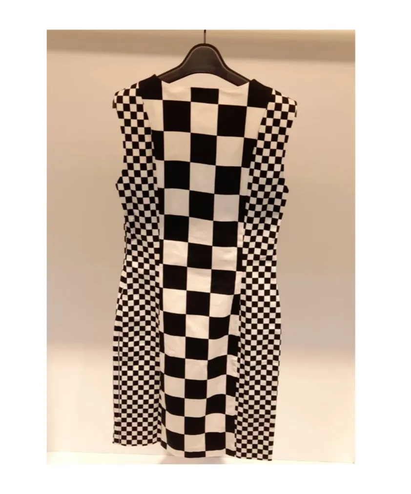 Round Collar Contrasting Dress