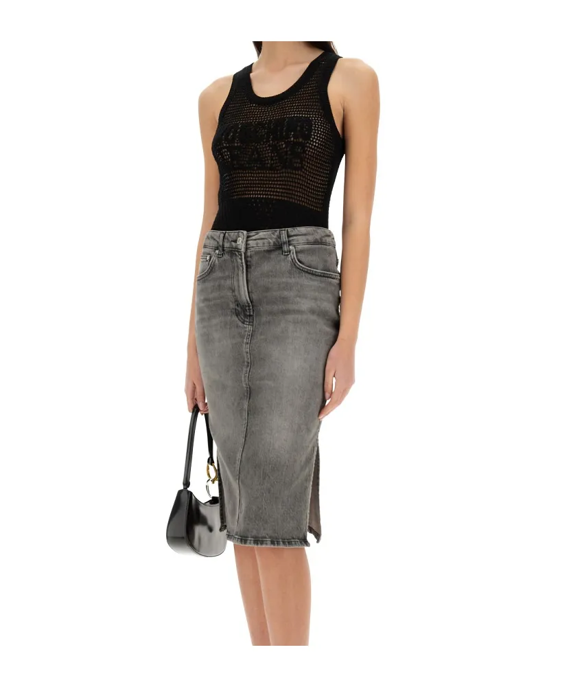 Mesh Top With Logo