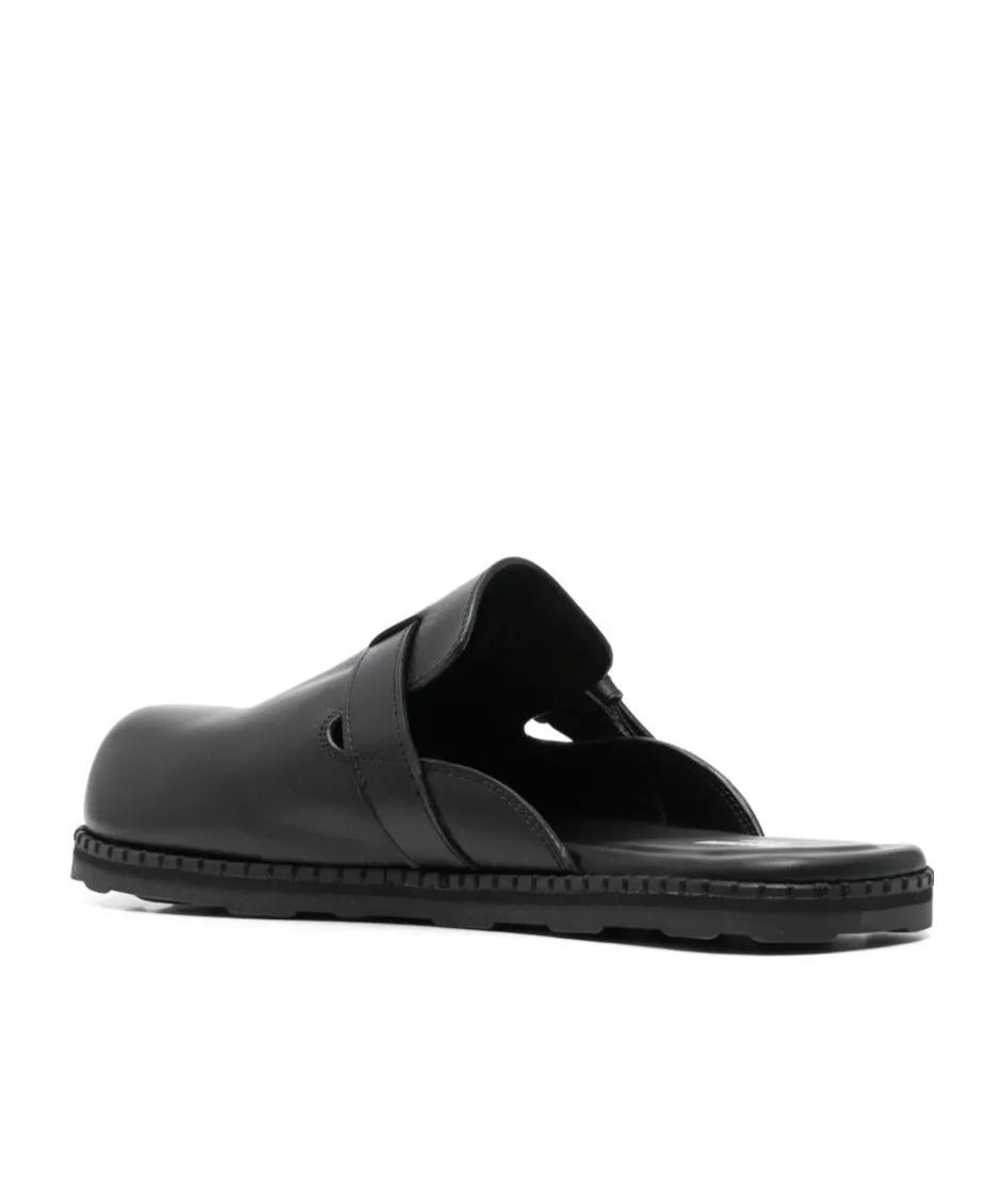Buckle Detailed Round Toe Mules