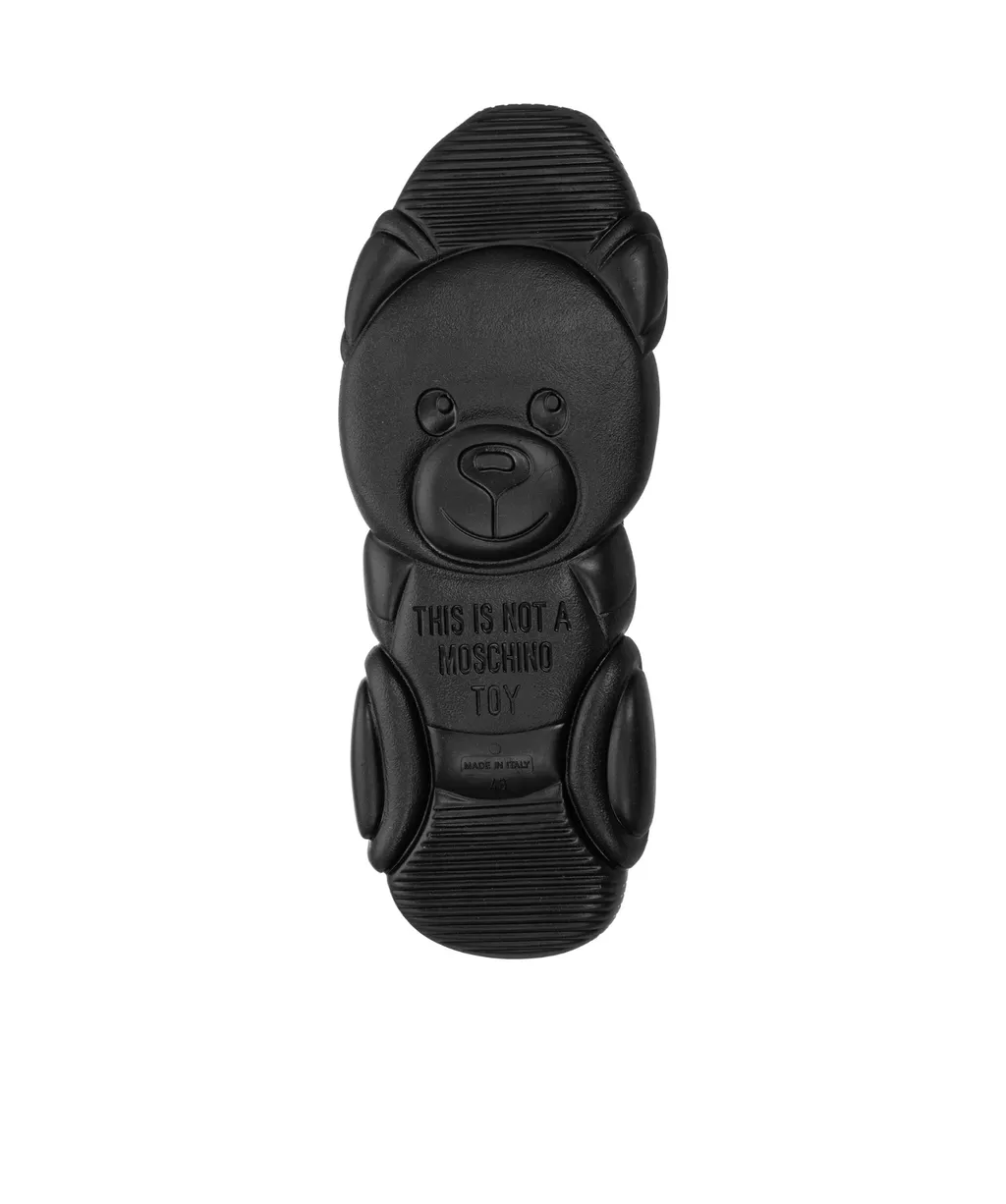 Round-Head Sneakers